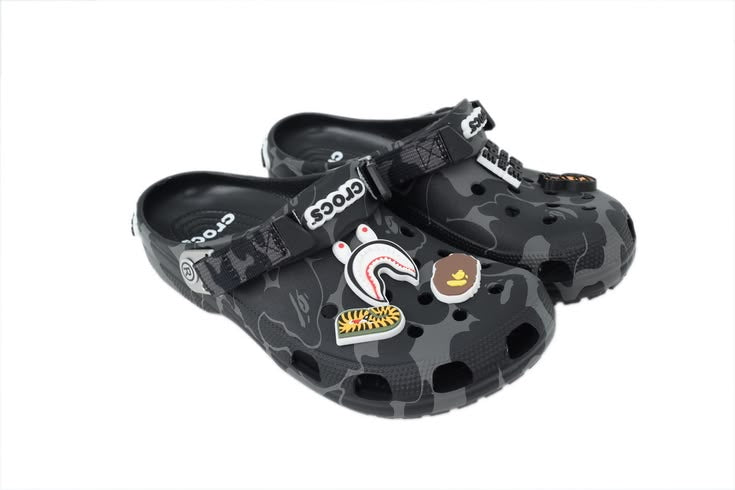 CROCS X BAPE “BLACK”